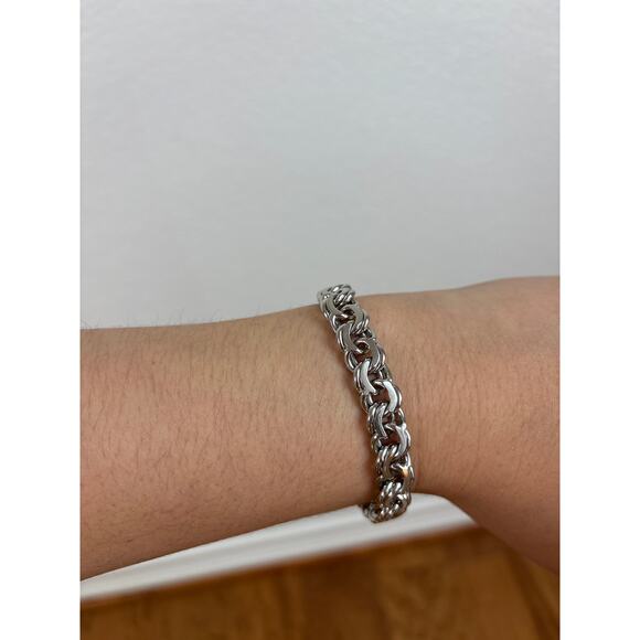 B16 Monet Vintage Silver Tone Chunky Chain Bracelet Statement Old Money Y2K - Picture 8 of 9